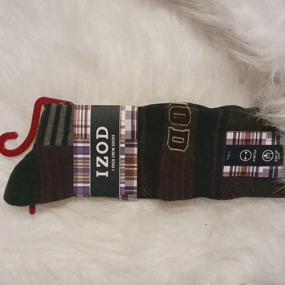 IZOD 1 PAIR MEN'S CREW SOCKS